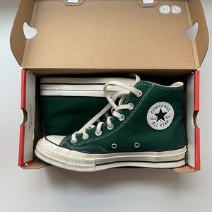 Forest green converse